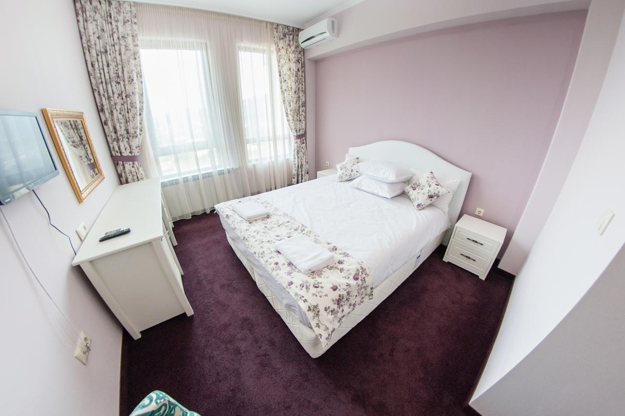 Hotel Chateau Des Bergers Тирговиште Екстер'єр фото